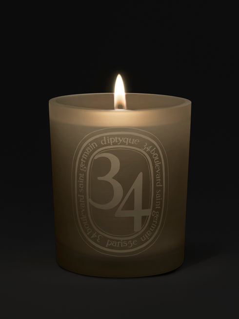 diptyque-34-scented-candle-in-dark-background