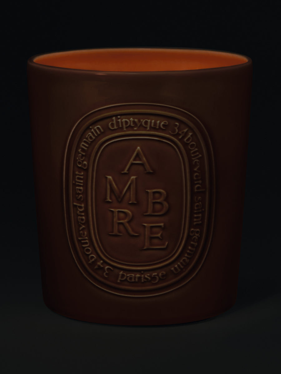 diptyque-ambre-scented-candle-1500g-in-dark-background