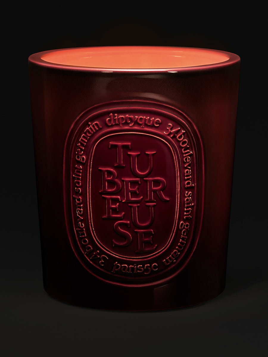 diptyque-tubereuse-scented-candle-1500g-in-dark-background