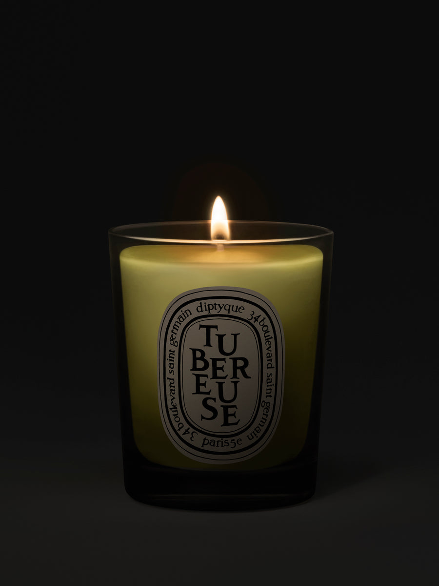 diptyque-tubereuse-small-scented-candle-70g-in-dark-background