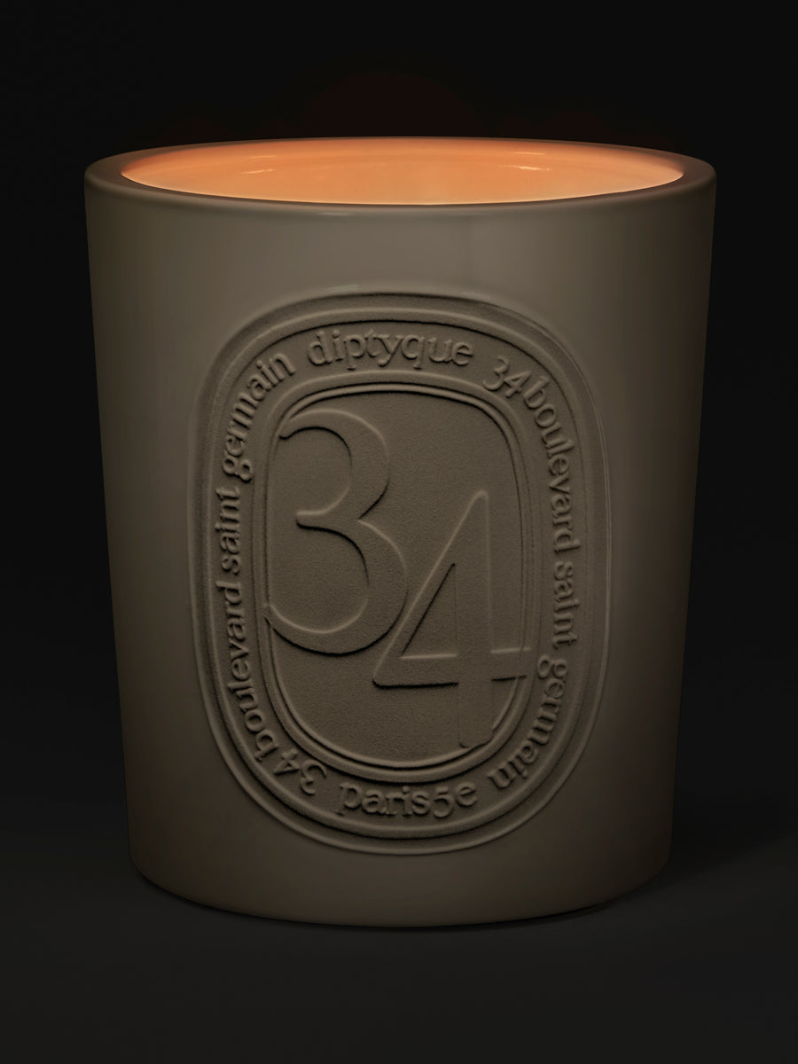 diptyque-34-scented-candle-1500g-in-dark-background